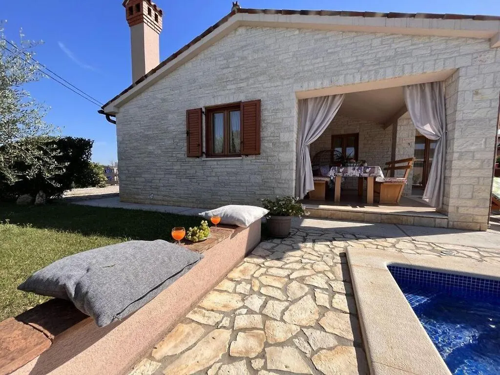 Villa Van Steen Mirela Barban