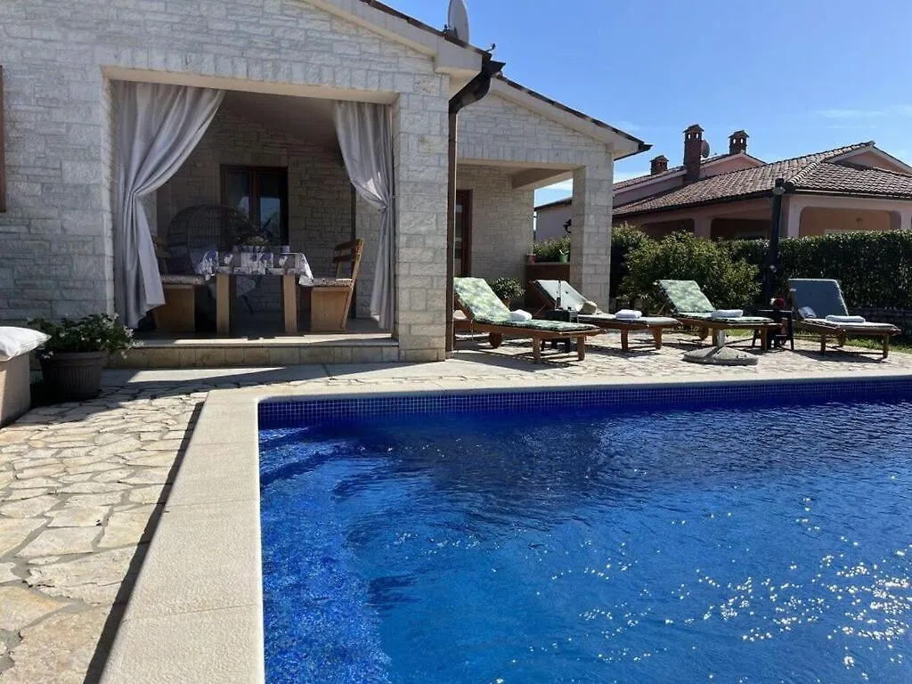 Villa Van Steen Mirela Barban
