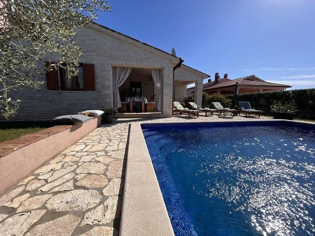 Villa Van Steen Mirela Barban